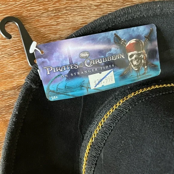 NWT Pirates of Caribbean Angelica Hat by Disney with Feather #42606 - Picture 6 of 10